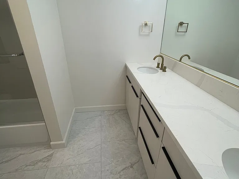 833 S Bedford St #202 — Photo 9