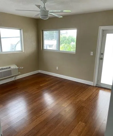 2121 Biarritz Dr #5 — Photo 7