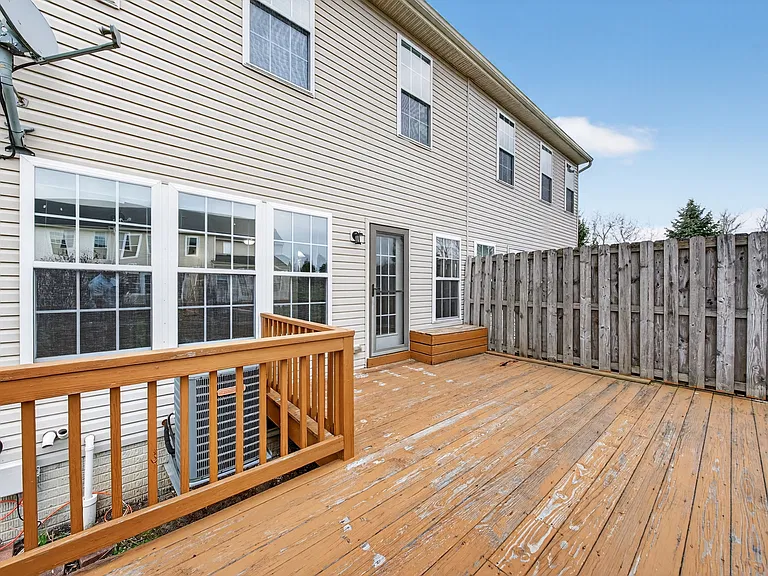 109 Clay Ct — Photo 17