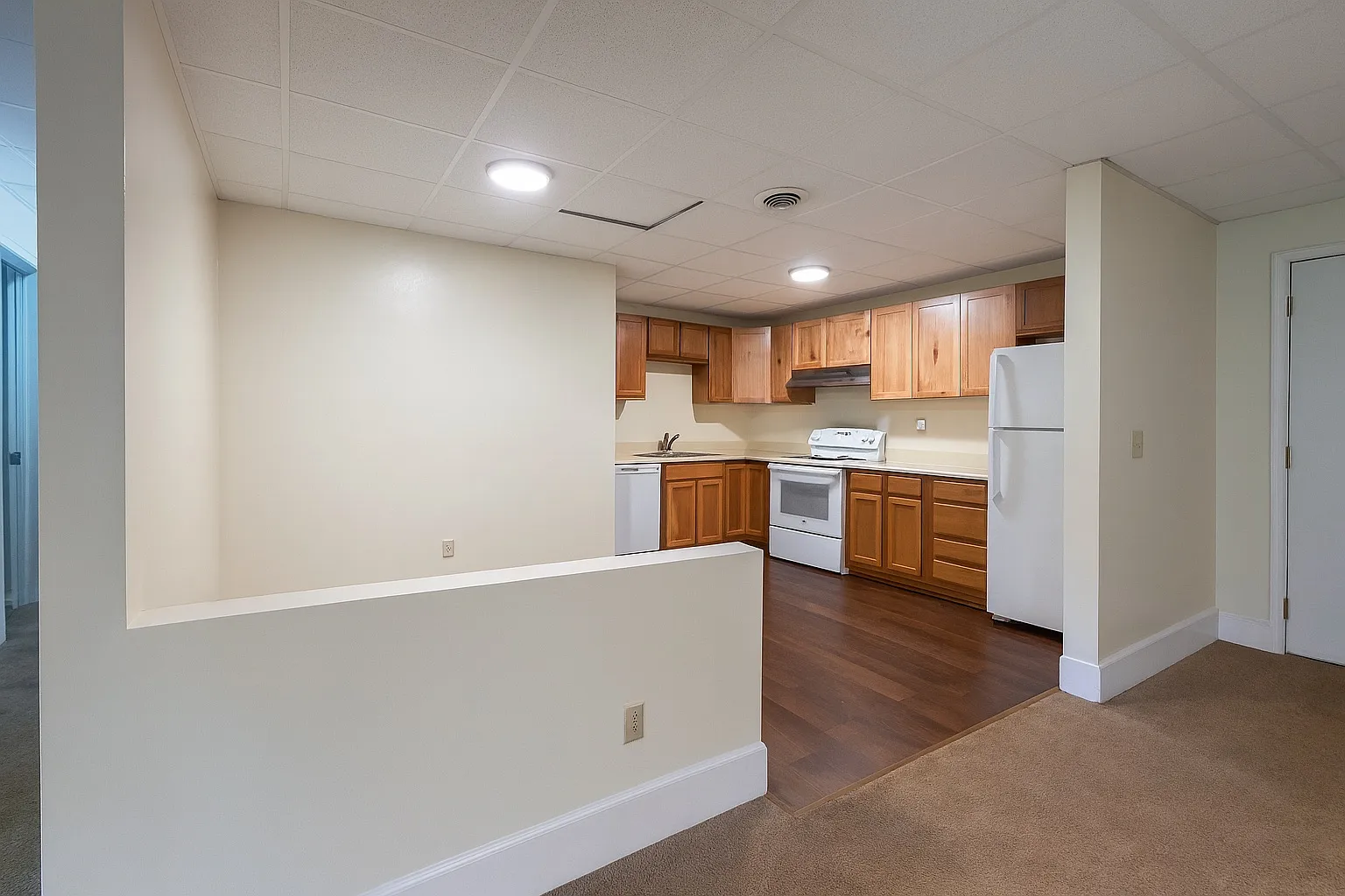 400 Vrooman Ave — Photo 2