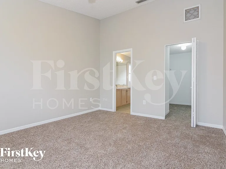 4705 Hunts Ct — Photo 8