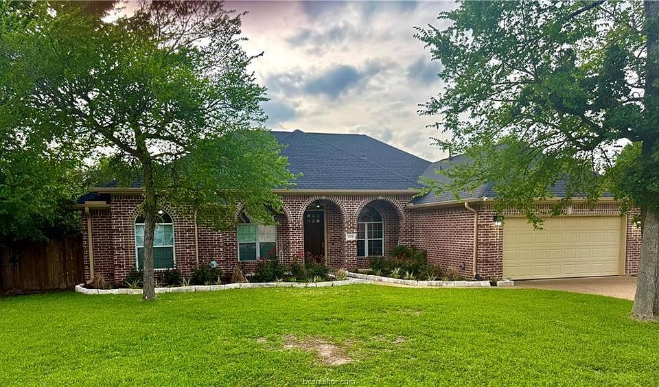 1st image of 4414 Woodland Ridge Dr