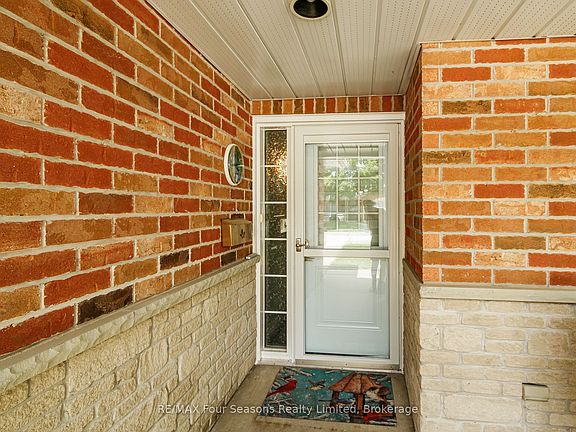 4th image of 275 Huron St #27