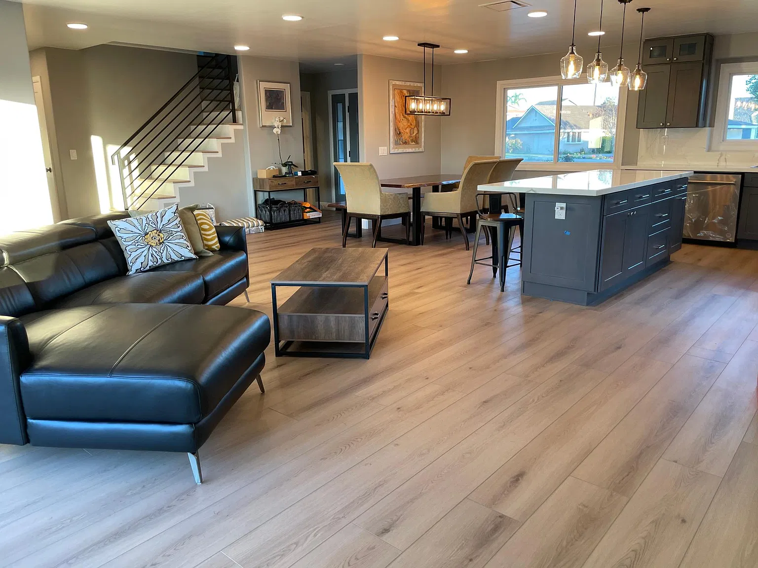 16561 Busby Ln — Photo 2