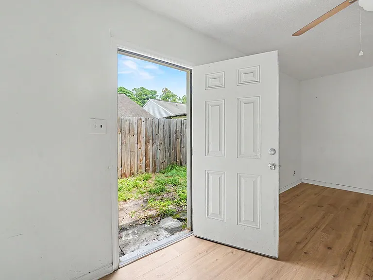 107 Quail Forest Ct — Photo 12