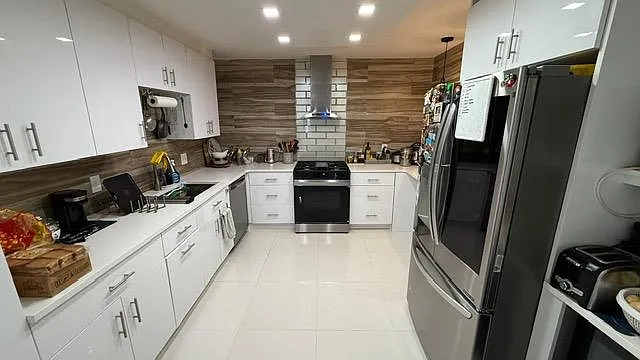 30 Holly St — Photo 8