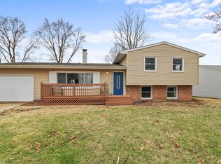 1813 Winchester Dr, Champaign, IL 61821