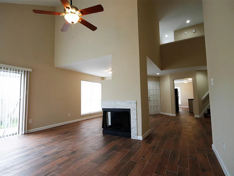 11615 Glenwolde Dr — Photo 1