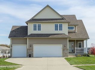 5933 NW 103rd St, Johnston, IA 50131