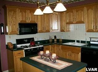301 Ramblewood Dr, Easton, PA 18040
