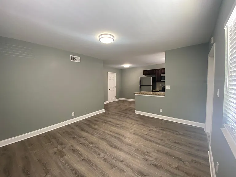 2640 NE 8th Ave #10 — Photo 6