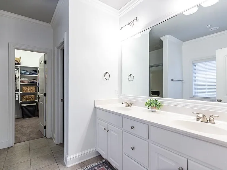 461 Bordeaux Ave — Photo 23