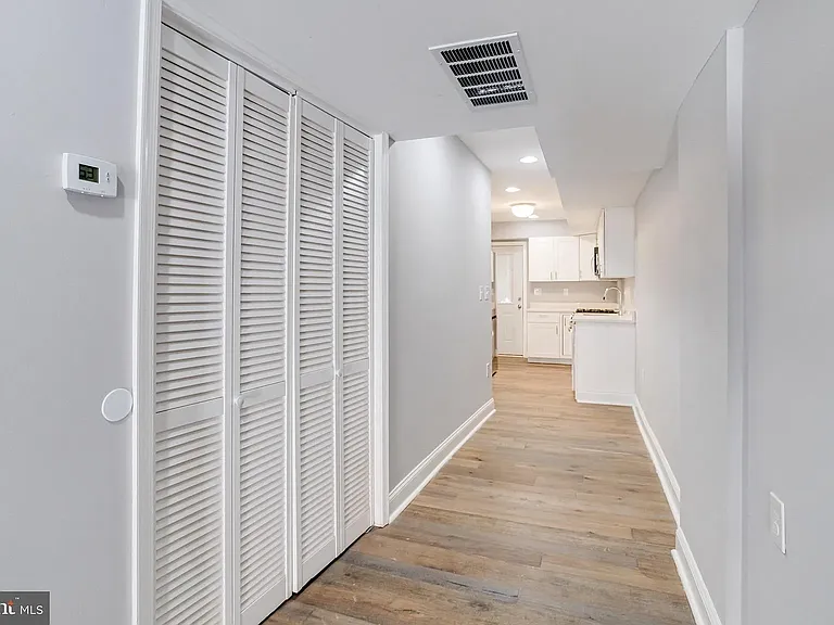 616 S Luzerne Ave — Photo 10