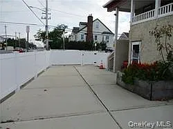 3 bed, 1.0 bath, 1102 sqft, $4,000 — Photo 2
