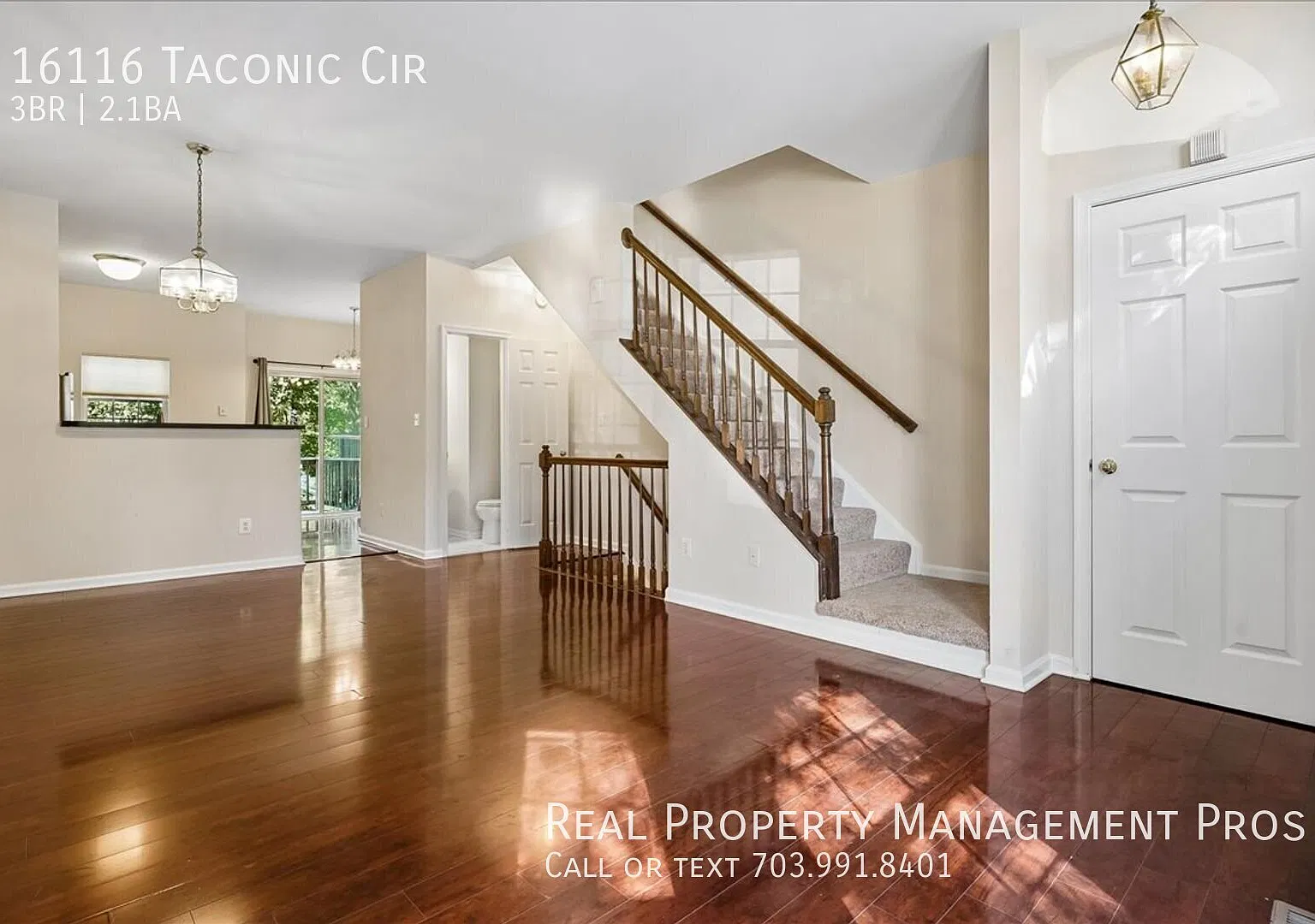 3 Bed Townhome w/ Fenced backyard near I-95! — Photo 4