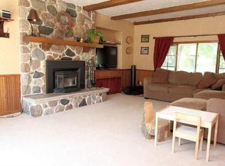 1710 Malibu Dr, Cedarburg, WI 53012