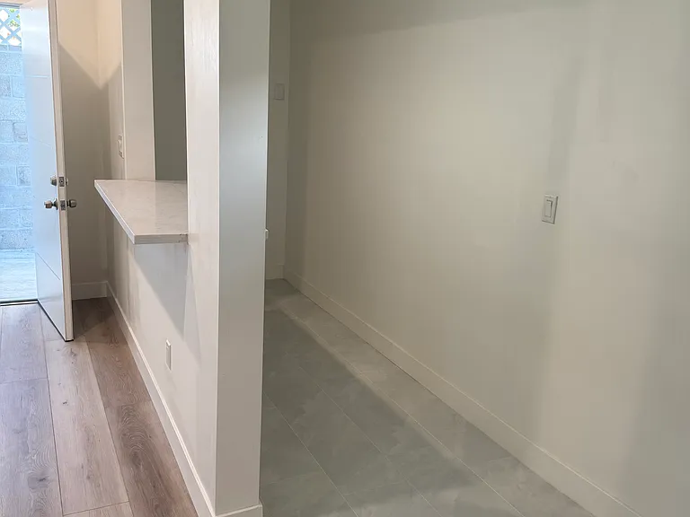 112 S Bel Aire Dr #101 — Photo 5