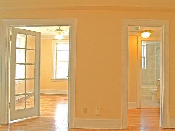 3rd image of 4616 Lindell Blvd APT 406