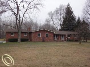 21440 Karr Rd, Belleville, MI 48111