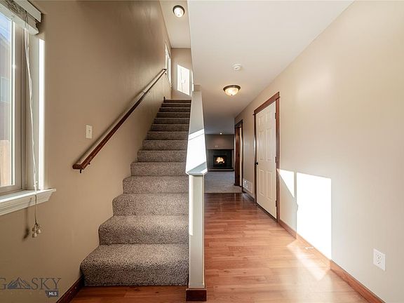 2nd image of 1853 Leeward Ct