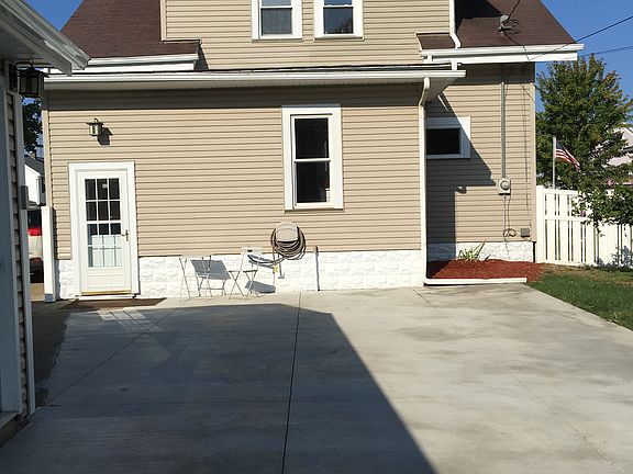  Back of house 