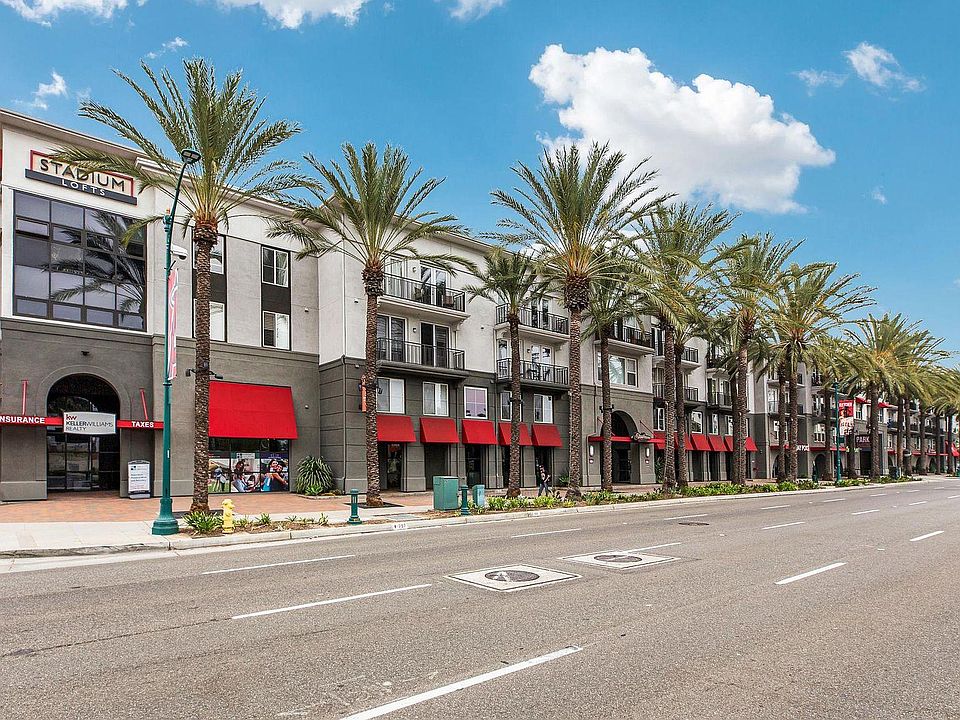 Make your new home at the luxurious Stadium Lofts in Orange County's beautiful Platinum Triangle District in Anaheim, CA!