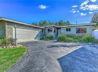 19420 Calvert St, Reseda, CA 91335