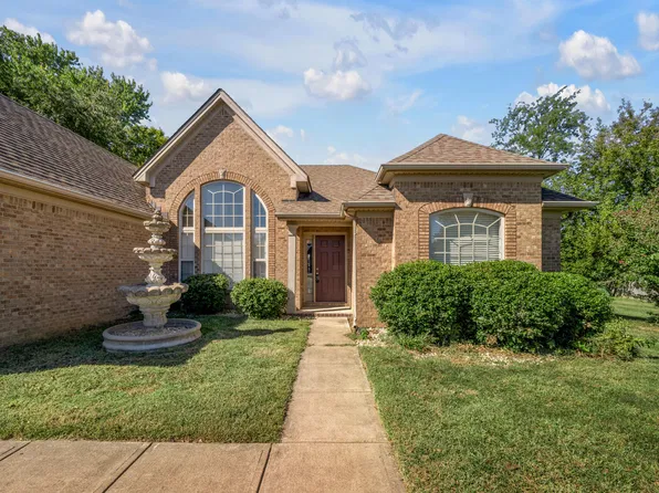 105 Stamping Ct, Georgetown, KY 40324