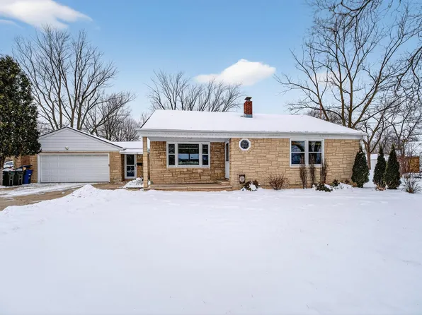 1120 S 6th St, De Pere, WI 54115