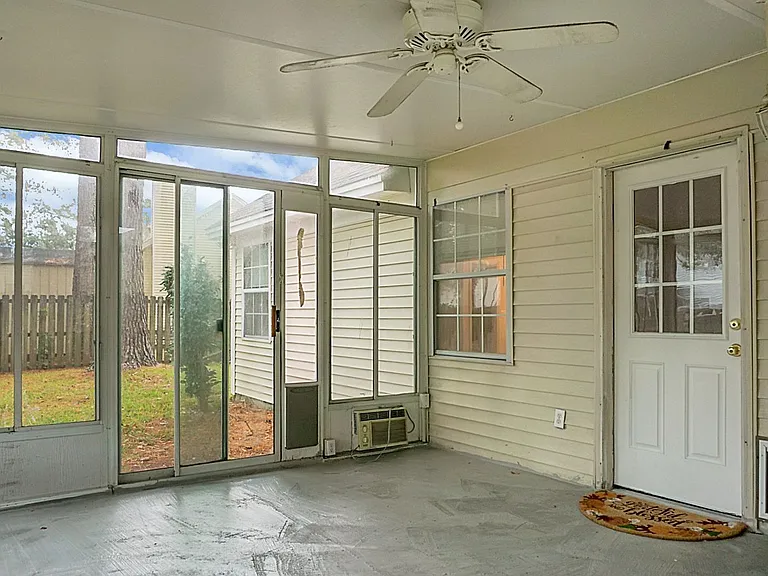 117 Saint Awdry St — Photo 29