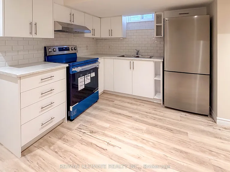 403 Winona Dr #LOWER — Photo 6