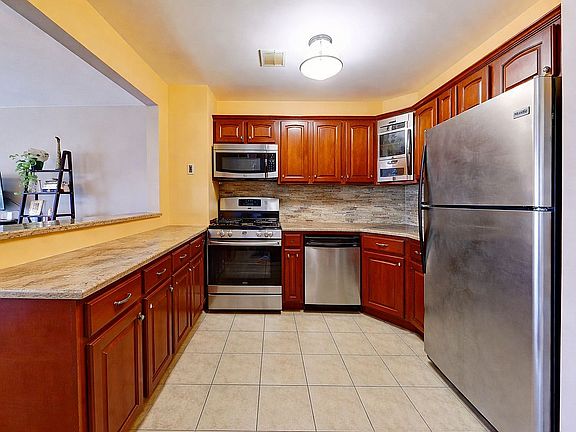 5th image of 210 Remsen Ave #2F