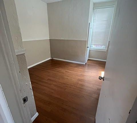 3rd image of 201 Vannear Ave Unit 4