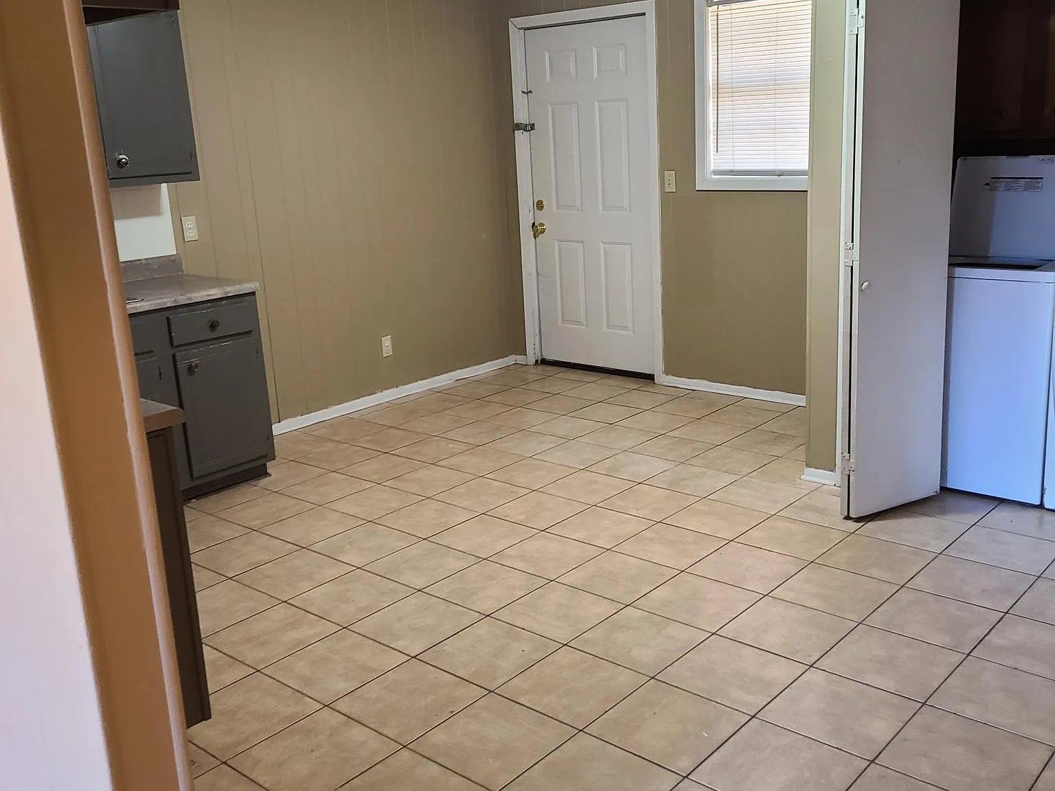 2 bed, 900 sqft, $950 — Photo 4