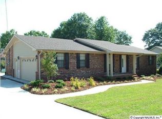 2400 Cherokee Ln, Guntersville, AL 35976