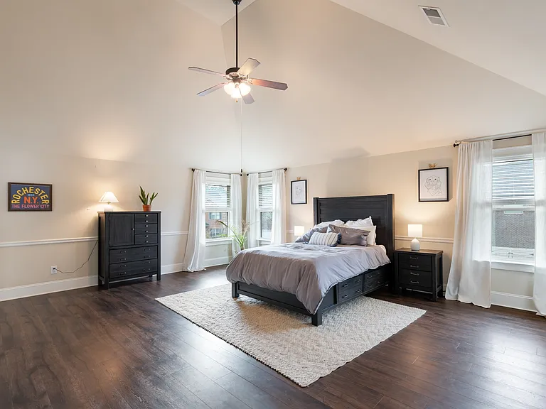 646 Village Market Dr — Photo 4