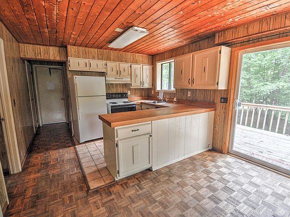 3rd image of 800 Sugar Bush Ln