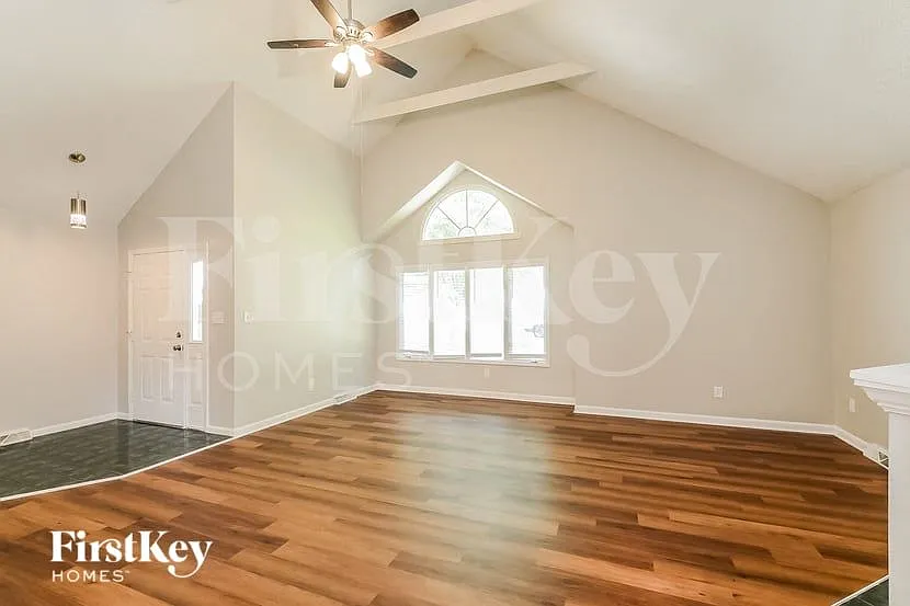 4 bed, 3.5 bath, 2142 sqft, $1,810 — Photo 4
