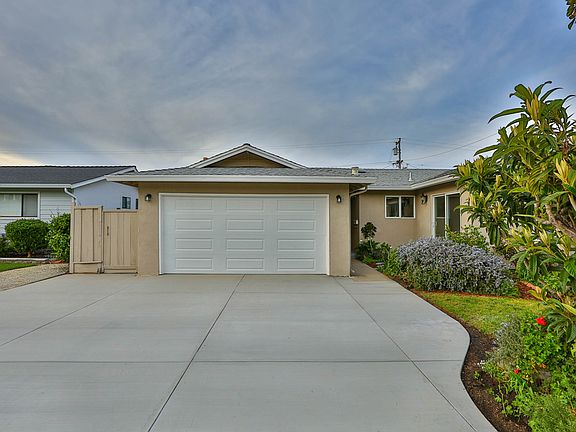 3rd image of 1687 Hyacinth Ln
