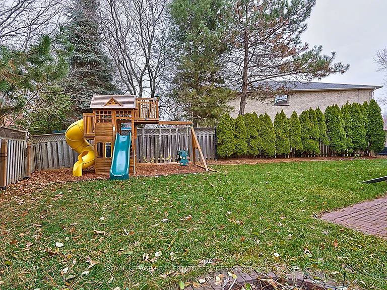 333 Callaghan Cres — Photo 35