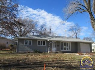 1827 SW Belle Ave, Topeka, KS 66604