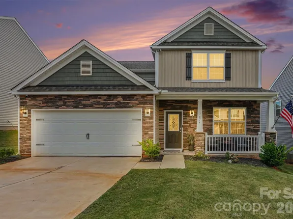 3674 Charles St NW, Conover, NC 28613