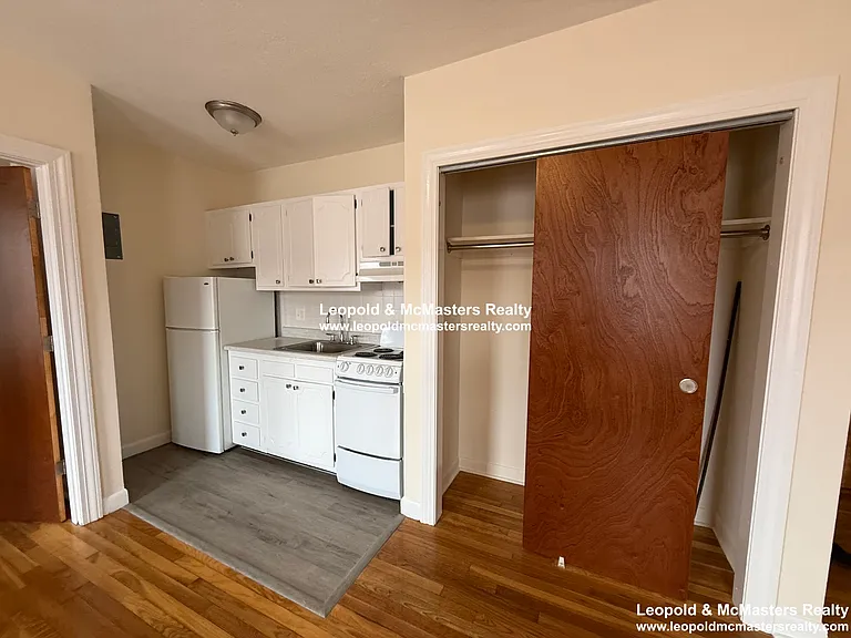North Beacon St Brighton Apartments — Photo 31
