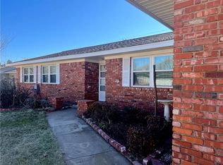 1412 Gholston Ave, Clinton, OK 73601