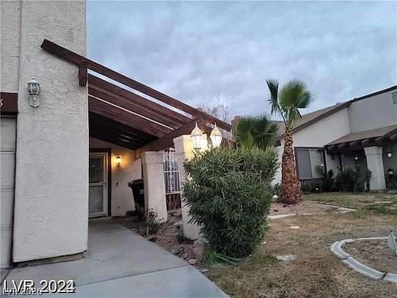 2nd image of 4766 S Mojave Rd