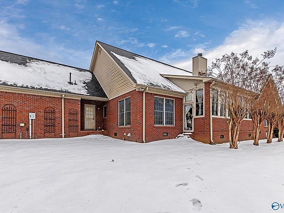 3rd image of 350 Bridlewood Dr