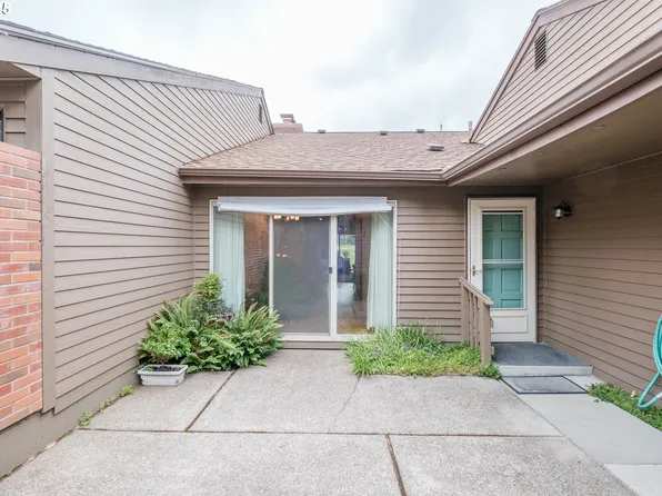 1229 NW Michelbook Ln, McMinnville, OR 97128