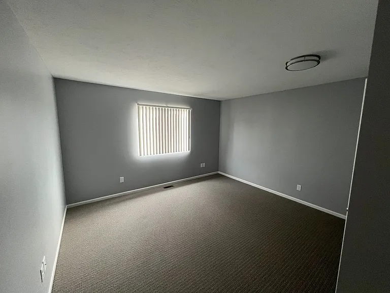 2906-2948 Feiger Ln — Photo 24
