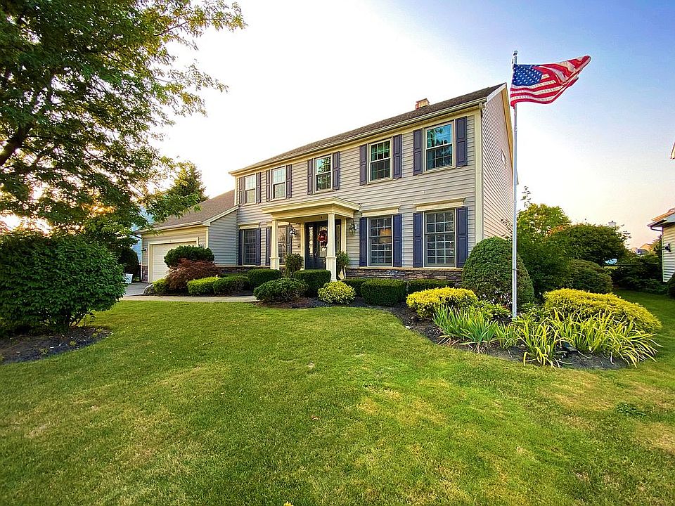 1st image of 16 Woodgate Dr