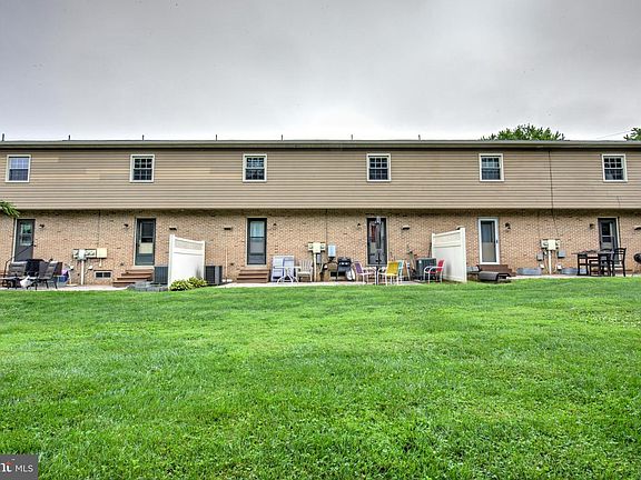 5th image of 2 Meadow View Dr #10